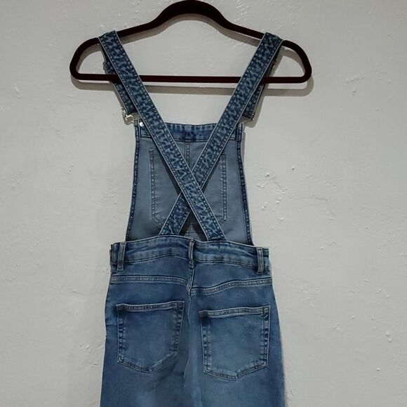 H&M Jean Overalls   - Picture 6 of 11